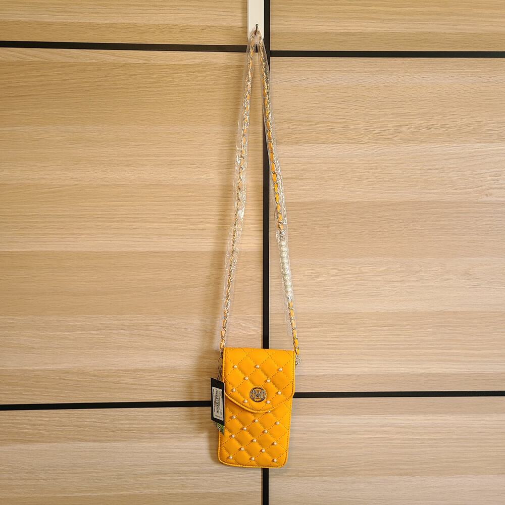 NWT Badgley Mischka Pearls Strap Phone Case Diamond Quilting Yellow‎ Crossbody